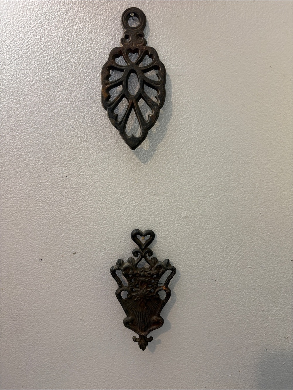 Rustic Cast Iron Trivet Set - Wilton